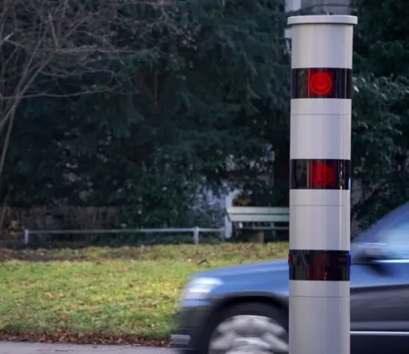 Die Blitzersäule von Poliscan Speed ist in vielen deutschen Städten installiert.