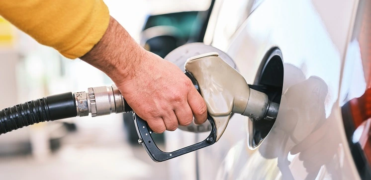 Sind Benzin und Diesel in Zukunft noch an Tankstellen nach 2035 verfügbar?
